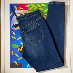 Mid-rise skinny jeans